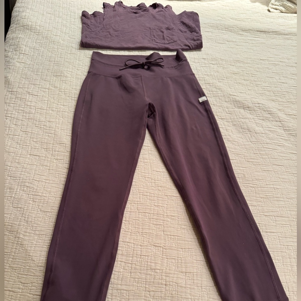 Vuori daily legging and tank size Small